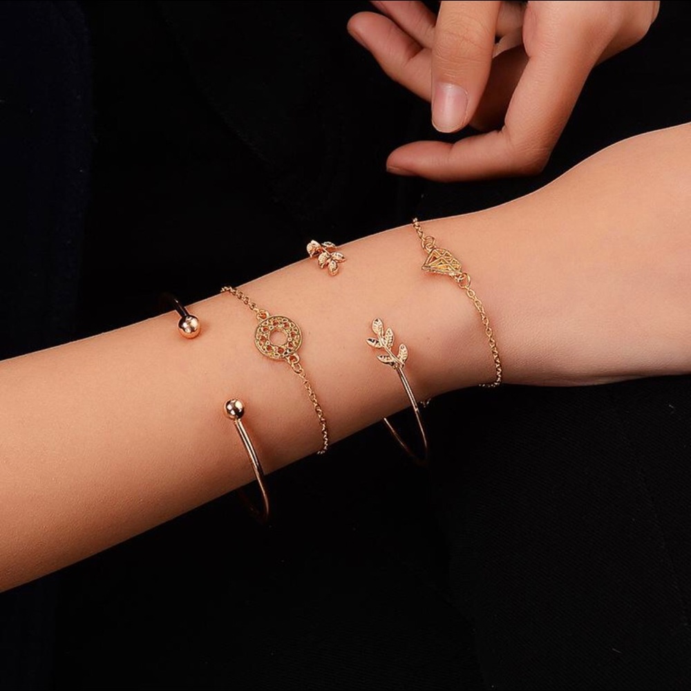 💥NEW💥 Boho Set of 4 Delicate Bangle Bracelets